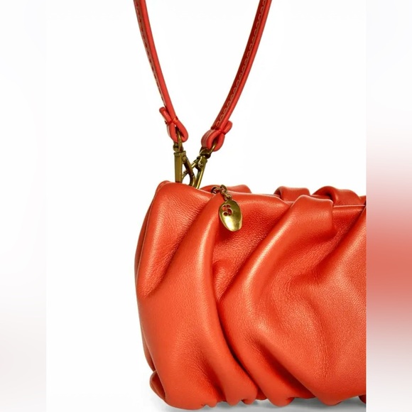 🌺🎉HP🎉🌺 NWT Staud Ruched Leather Bean Bag Blood Orange - Picture 15 of 16